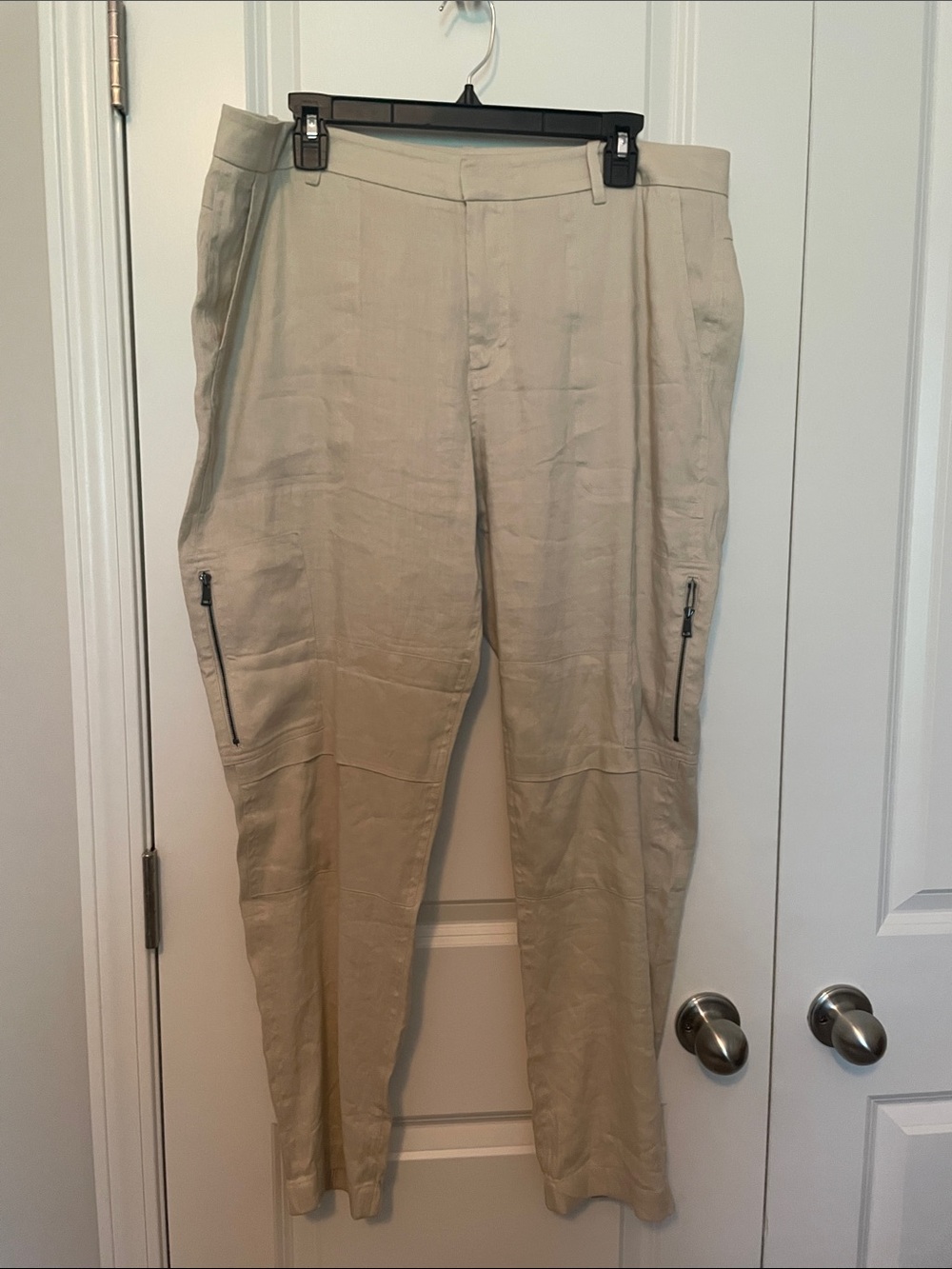 Vince Women’s Beige Cargo Pants with Side Zip Pockets